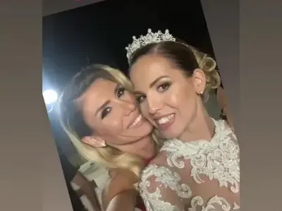 Щерката на Илиана и Наско с кралска сватба, Камата пя за младоженците (Подробности и много снимки)