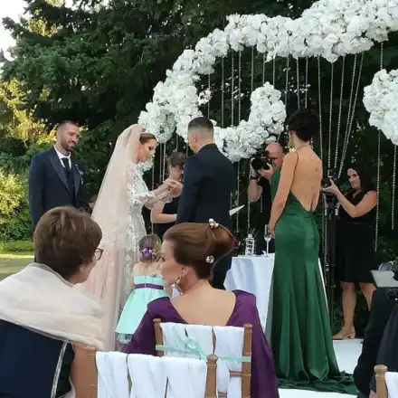 Щерката на Илиана и Наско с кралска сватба, Камата пя за младоженците (Подробности и много снимки)