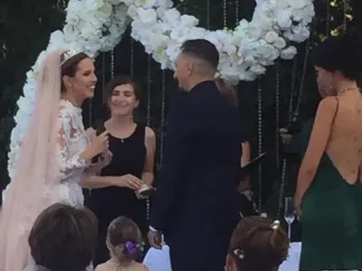 Щерката на Илиана и Наско с кралска сватба, Камата пя за младоженците (Подробности и много снимки)