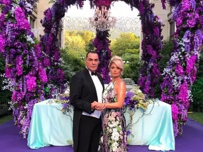 Щерката на Илиана и Наско с кралска сватба, Камата пя за младоженците (Подробности и много снимки)