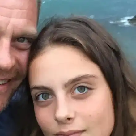 Щерката на Вергов пак се потроши! 17-годишната Алина чупила крайници 10 пъти