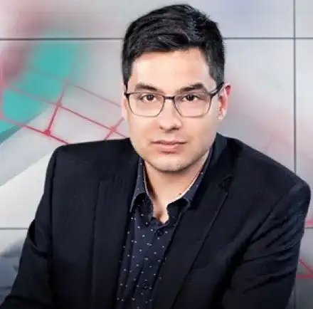 Светльо Иванов ходи пеш на работа (Водещият на 120 минути слезе трайно от колата си)