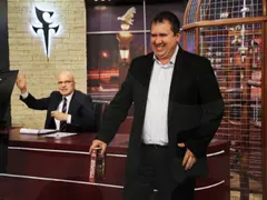 Ванката изнесе студиото на Слави