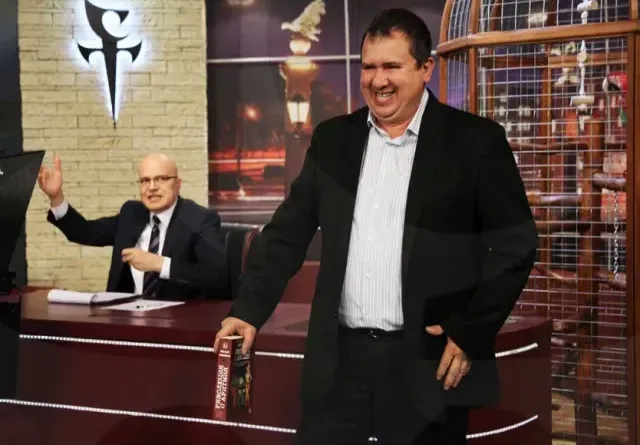 Ванката изнесе студиото на Слави
