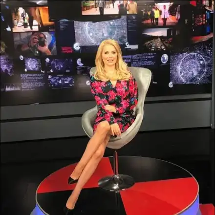 Венета Райкова се завърна у нас