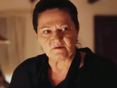 Злата свекърва от „Пътят на честта” лежала обезобразена в инвалидна количка, колежка краде мъжа й