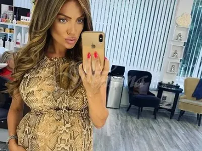 Златка Райкова се тъпче със сладолед