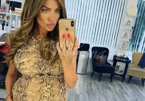 Златка Райкова се тъпче със сладолед