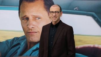 Димитър Маринов в нов филм с холивудска суперзвезда - става суперченге