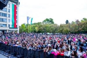 Празничен финал за One Love Tour 2019