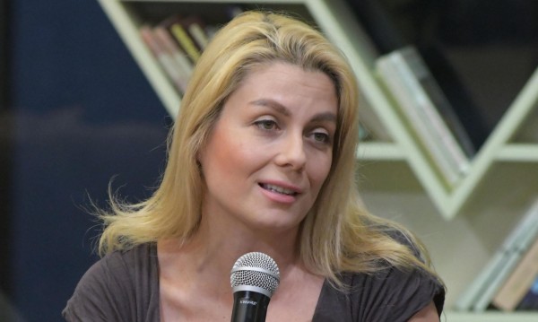 Венета Райкова стояла без заплата с месеци, тогава синът й разбрал, че няма Дядо Коледа