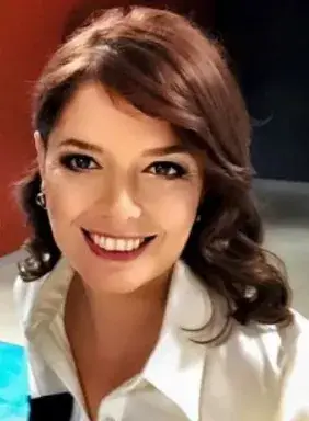 Алекс Сърчаджиева разпуска от стреса в Гърция