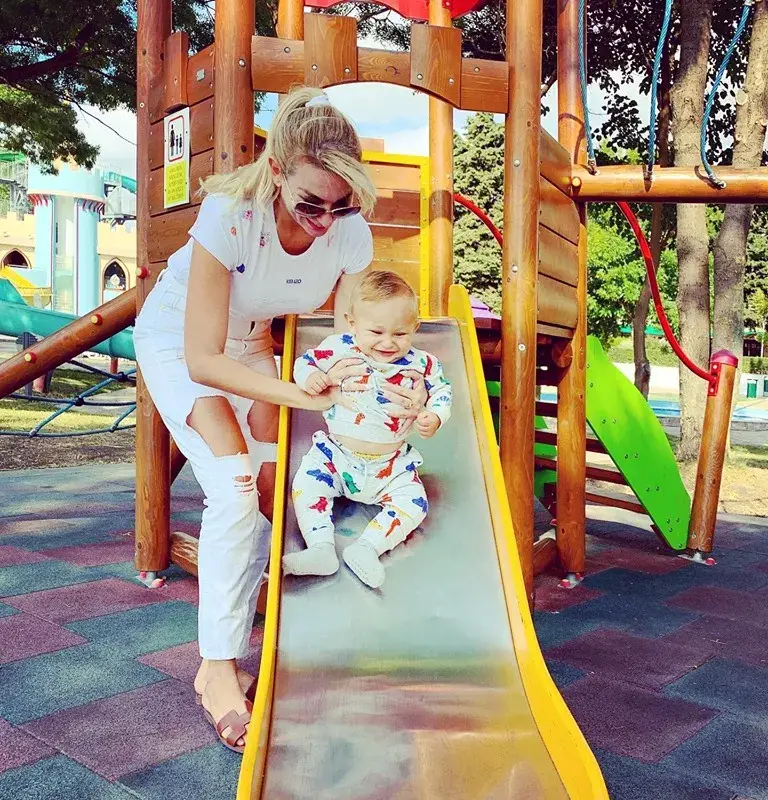 Амбициозно мамче: Тоца хвърли пъпа на сина си в Президентството