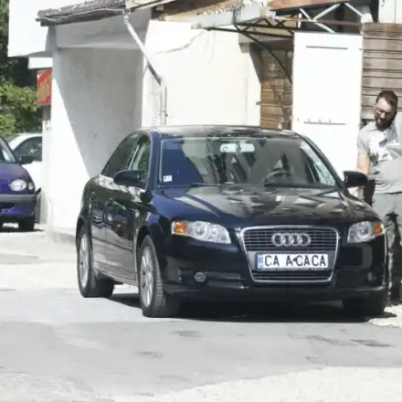 Антон Хекимян в див скандал със строители (Водещият скочи заради нередовен строеж)