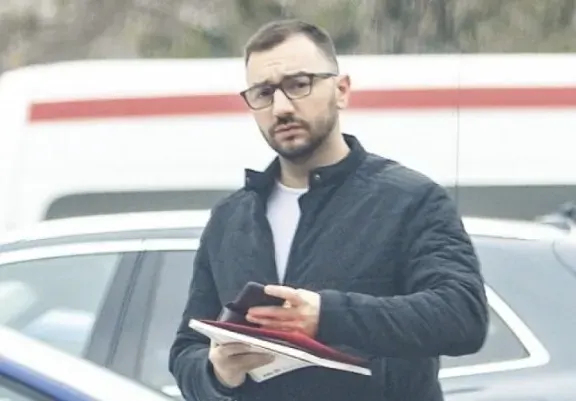 Антон Хекимян във война със строителна фирма