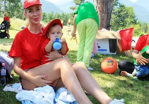 Антония Петрова към майките: Вие сте дебели и с пършиви коси, а аз съм съвършена!