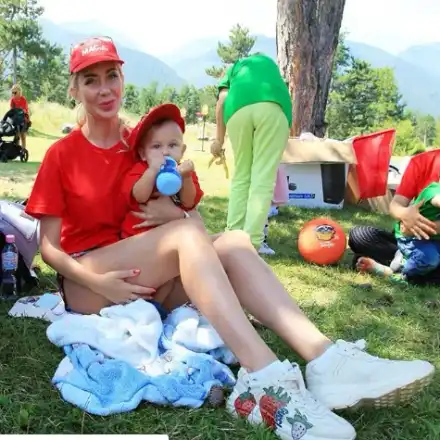 Антония Петрова към майките: Вие сте дебели и с пършиви коси, а аз съм съвършена!