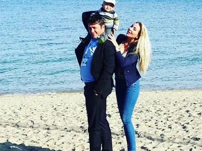 Антония Петрова пак заведе бебето на море (Миската се хвали, че малкият Благовест е гений)