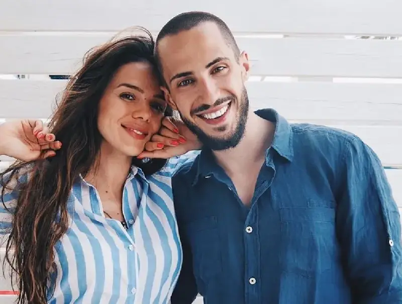 Без суеверие: Теа и Наум с количка и детска стая