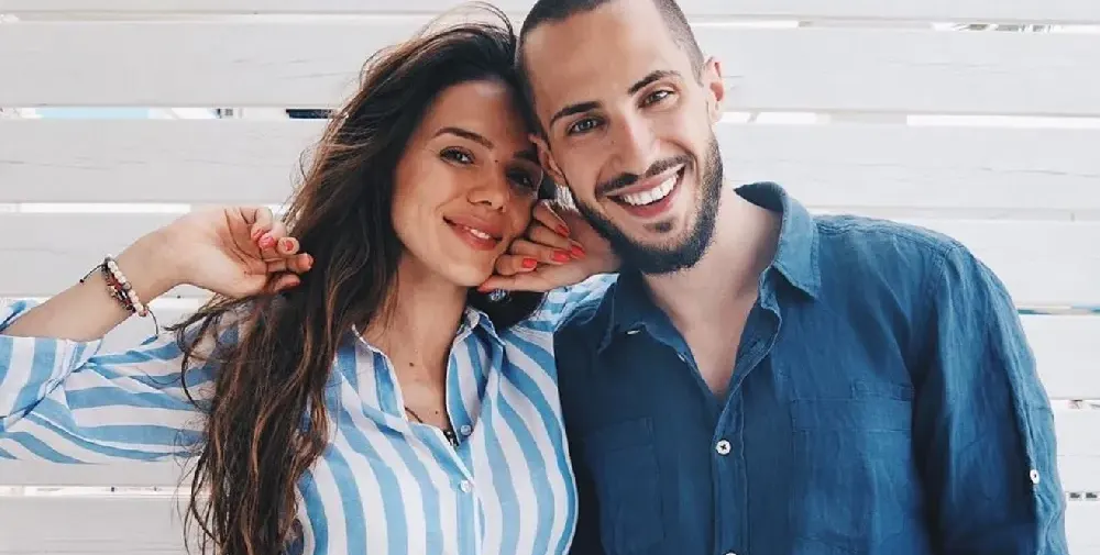 Без суеверие: Теа и Наум с количка и детска стая