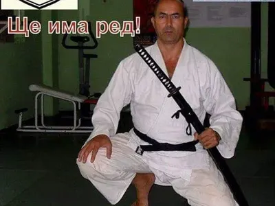 Брутално: Пошлост и вулгарни послания се леят от плакатите на мераклии за кметове (Галерия)