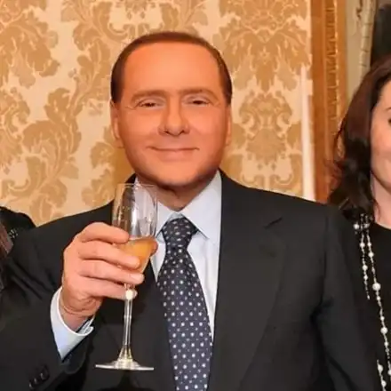 Дарина Павлова се обясни в любовно на Берлускони