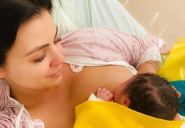 Деси Цонева търси помощ за новороденото си бебе