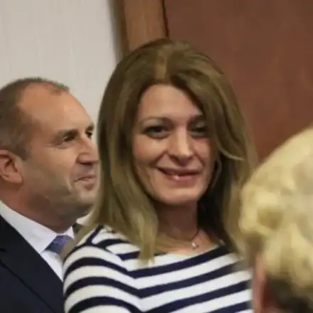 Деси Радева вдигна пищна морска сватба (Снимки)