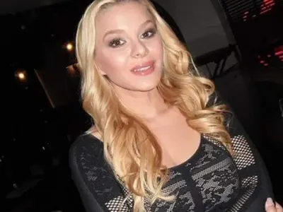 Десислава раздава 1000 паунда на лотария