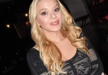 Десислава раздава 1000 паунда на лотария