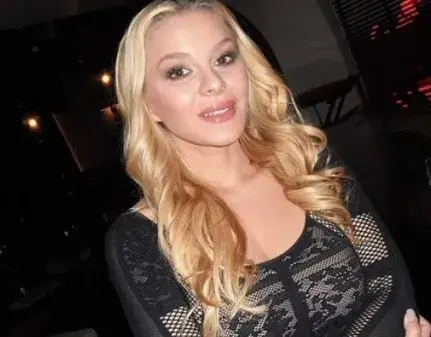 Десислава раздава 1000 паунда на лотария