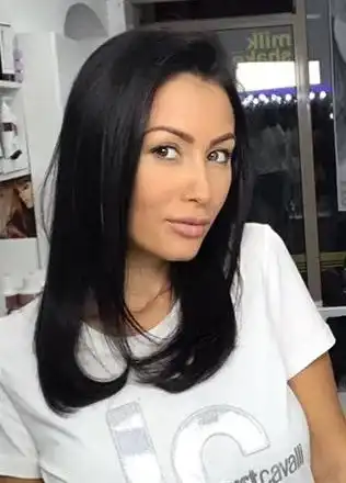 Джена си отряза косата