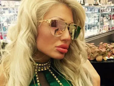 Джулиана Гани се чуди как ще кърми с огромните си бомби, не иска мъжът й да гледа раждането