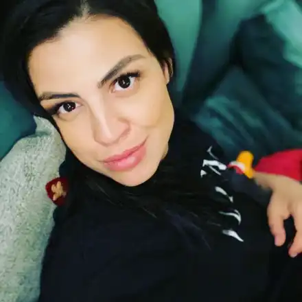 Две каки дундуркат бебето на Деси Цонева