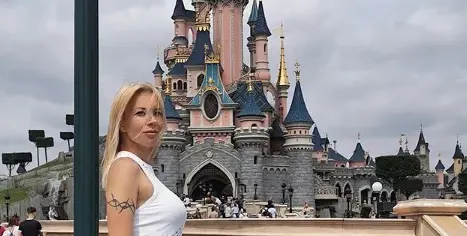Емилия и Жорж Башур се забавляват в Дисниленд (Фото)