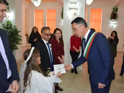 Ето я най-малката булка