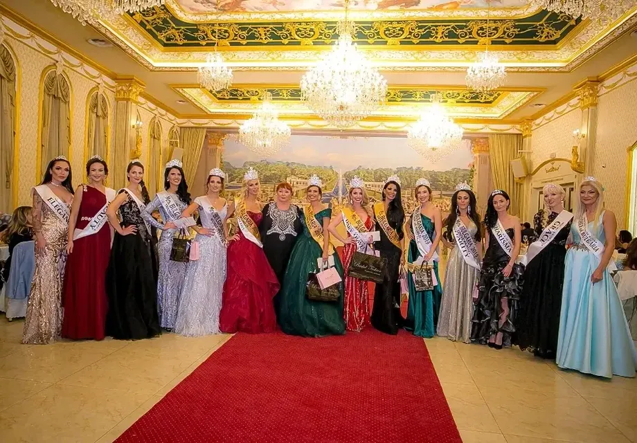 Ето кои са носителките на титлата „Мисис България 2019“  (Галерия)