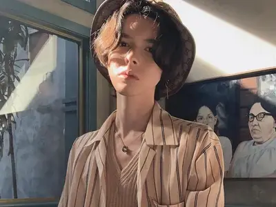 Фенове в потрес: Кристиан Костов ни размаха среден пръст! Певецът се оправдава, че му се спяло