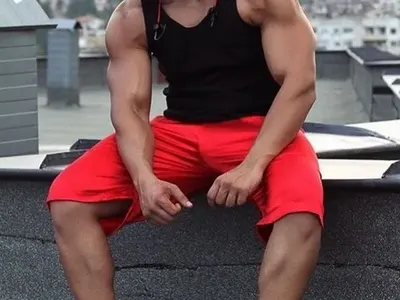 Фики вече не се сърди, че го подиграват за тънките му крачета