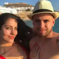 Гадже на Левски изоставено от секси гаджето си