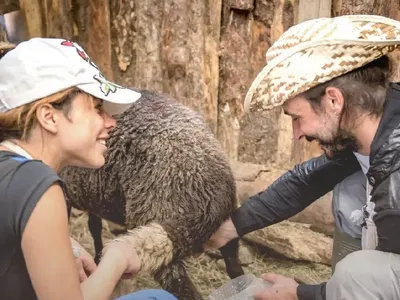 Грандиозна измама във „Фермата“!! „Влюбеният“ Краси крие годеница в Испания (Вижте снимки на ТАЙНОТО му семейство)