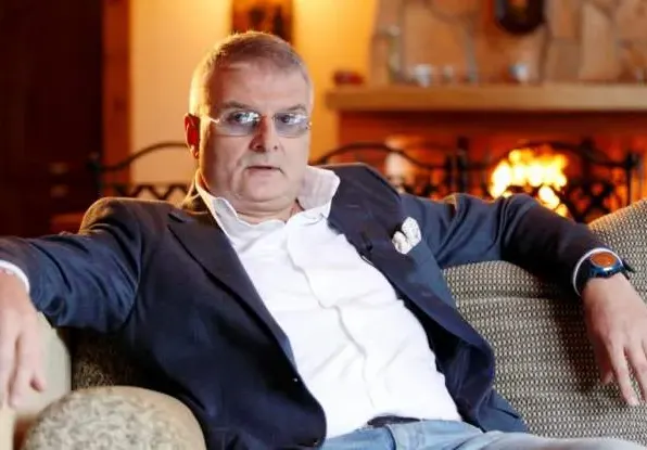 Христо Сираков верен 12 години на жена си