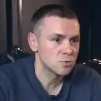 Ицо Хазарта пести от автомобил (Рапърът кара 30-годишна трошка)