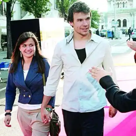 Ивайло Захариев напусна жена си след 7 години брак! Актьорът живее в ергенска квартира