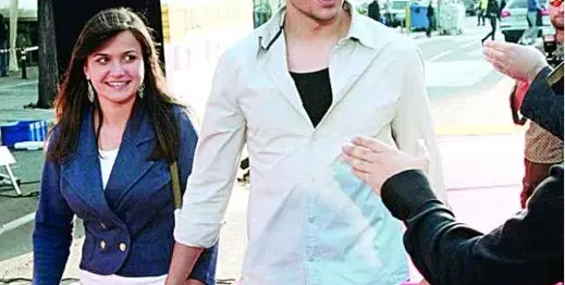 Ивайло Захариев напусна жена си след 7 години брак! Актьорът живее в ергенска квартира