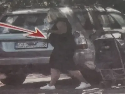 Лора Крумова бременна с трето в петия месец (Папарашка снимка)