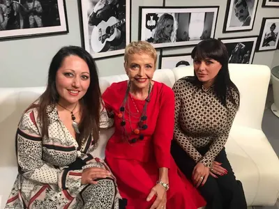 Лорд Евгени Минчев отсече: С моден трик  Етиен ни връща при Блейк, Разхубавена Рут, с изразена гръд, Криси Димитрова, като агент Щирлиц и още… + СНИМКИ