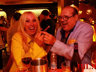 Лорд Евгени Минчев отсече: С моден трик  Етиен ни връща при Блейк, Разхубавена Рут, с изразена гръд, Криси Димитрова, като агент Щирлиц и още… + СНИМКИ