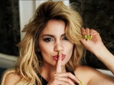 Марешка си татуира гневна жена