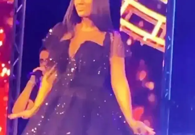 Мария Илиева се помири с родата на бившия, 40-годишната певица се раздава с къса черна рокля (Снимки)